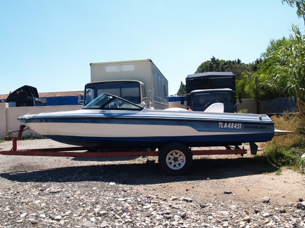 Bateau de ski nautique Malibu
